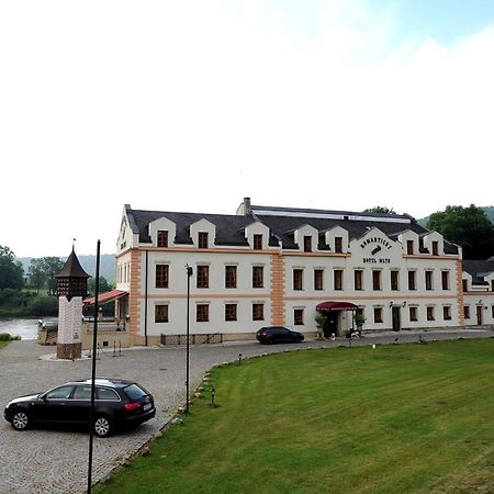 Romantic Hotel Mlyn Karlstejn ภายนอก รูปภาพ