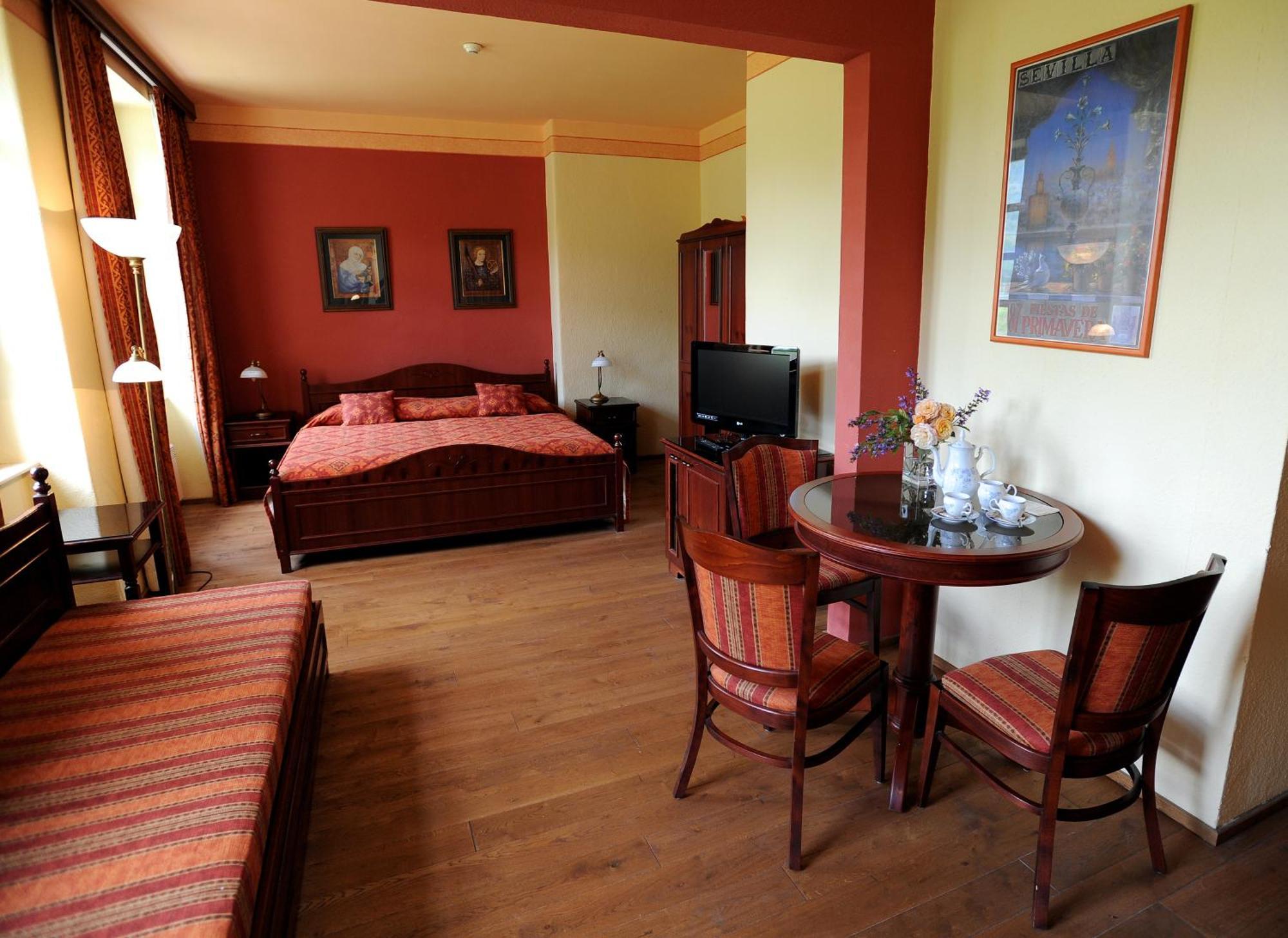 Romantic Hotel Mlyn Karlstejn ห้อง รูปภาพ