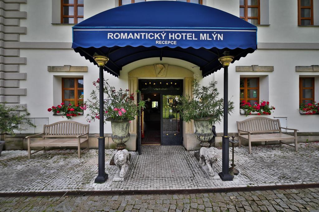 Romantic Hotel Mlyn Karlstejn ภายนอก รูปภาพ