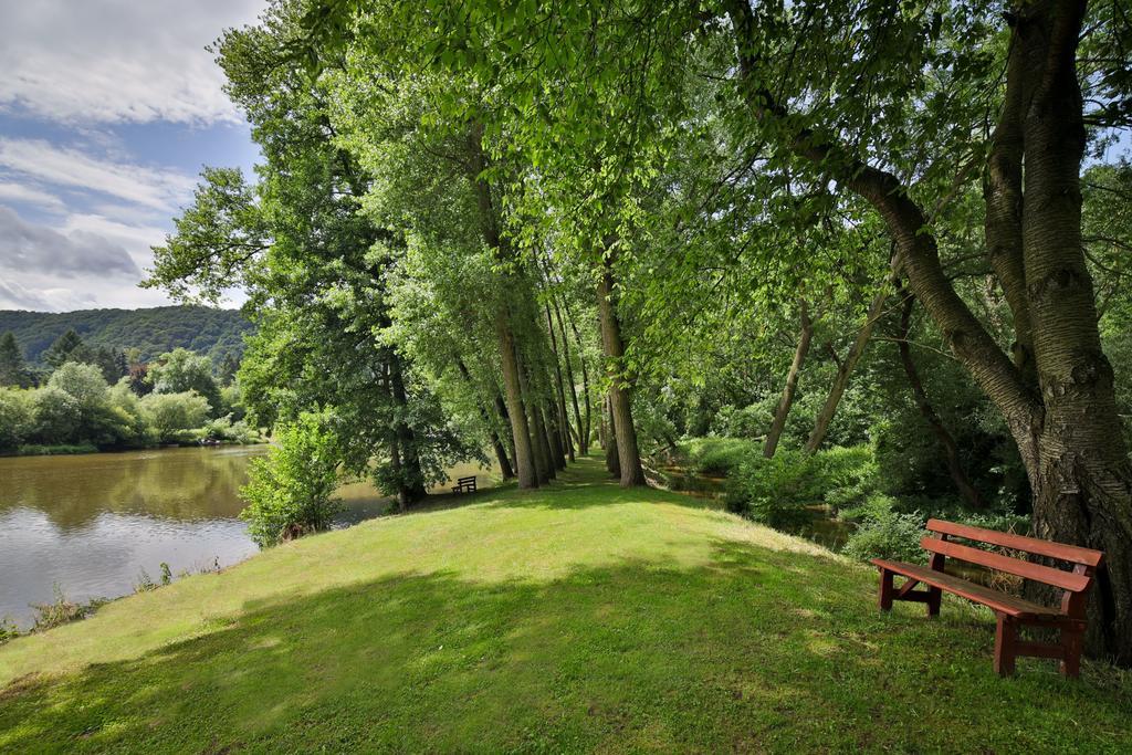 Romantic Hotel Mlyn Karlstejn ภายนอก รูปภาพ